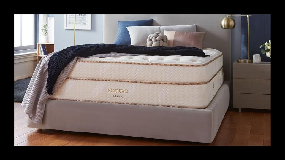 Graphic Our Sleep Editors Found The Best Markdowns In The Saatva Labor Day Sale 2025