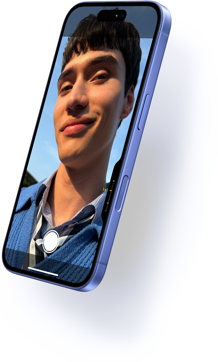 La face avant en Ceramic Shield d’un iPhone 16 bleu outremer