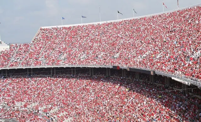 paid-student-athletes-640ร388 Photo of university sports crowd.